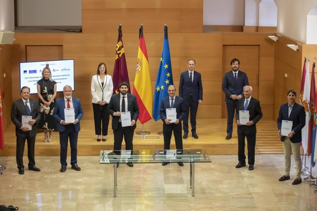 Gobierno español pacta apoyo a Unión de Cooperativas de Murcia