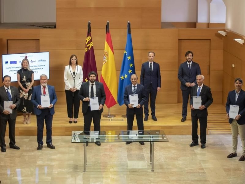 Gobierno español pacta apoyo a Unión de Cooperativas de Murcia