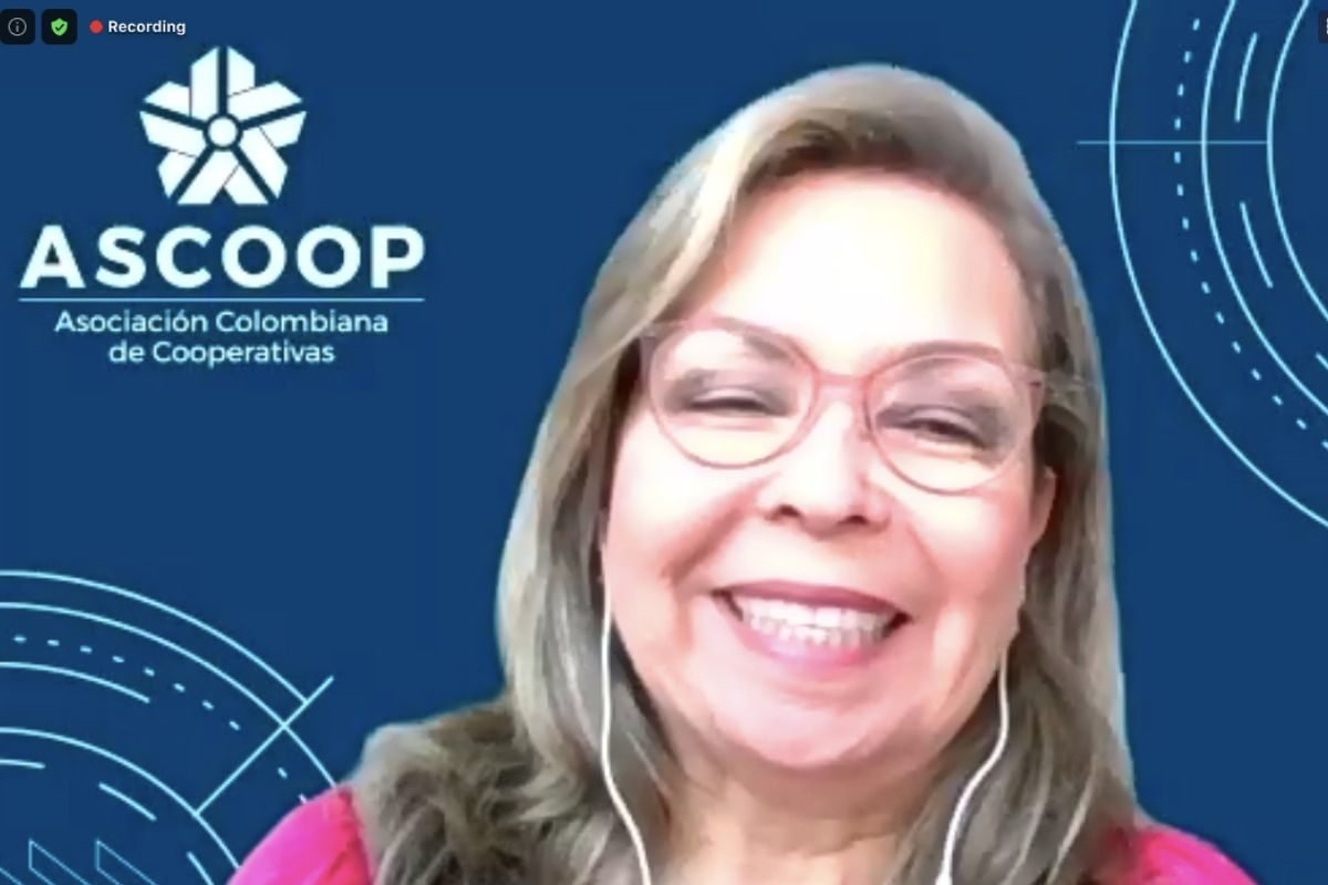 Directora de Ascoop participa en webinar del Foro Global de Economía Social