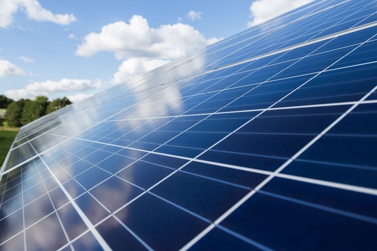 “Som Energía”, la cooperativa española que lleva energía solar a cientos de familias